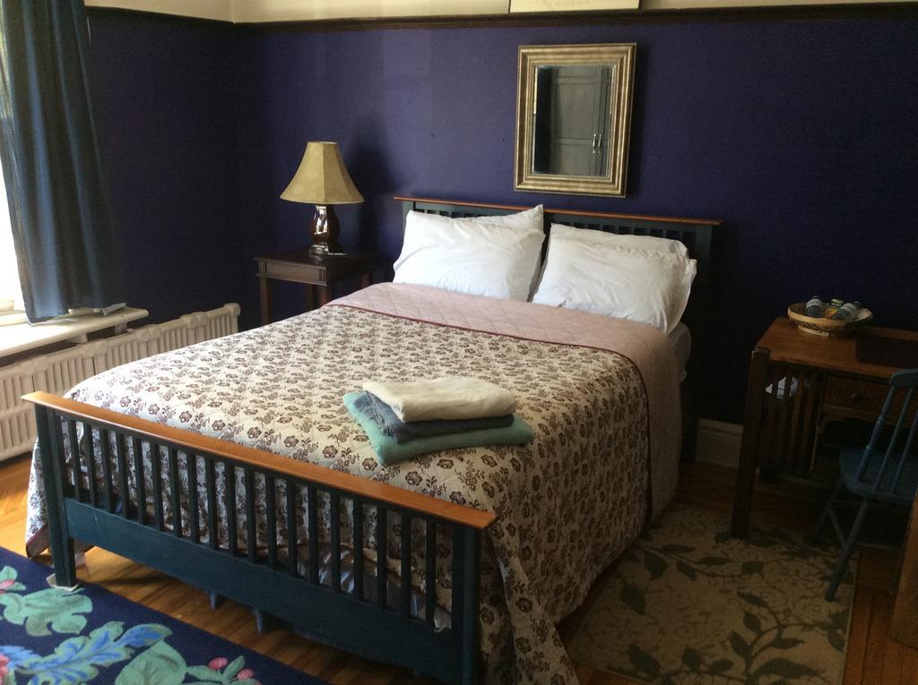 Elliott House Bed & Breakfast Торонто Номер фото
