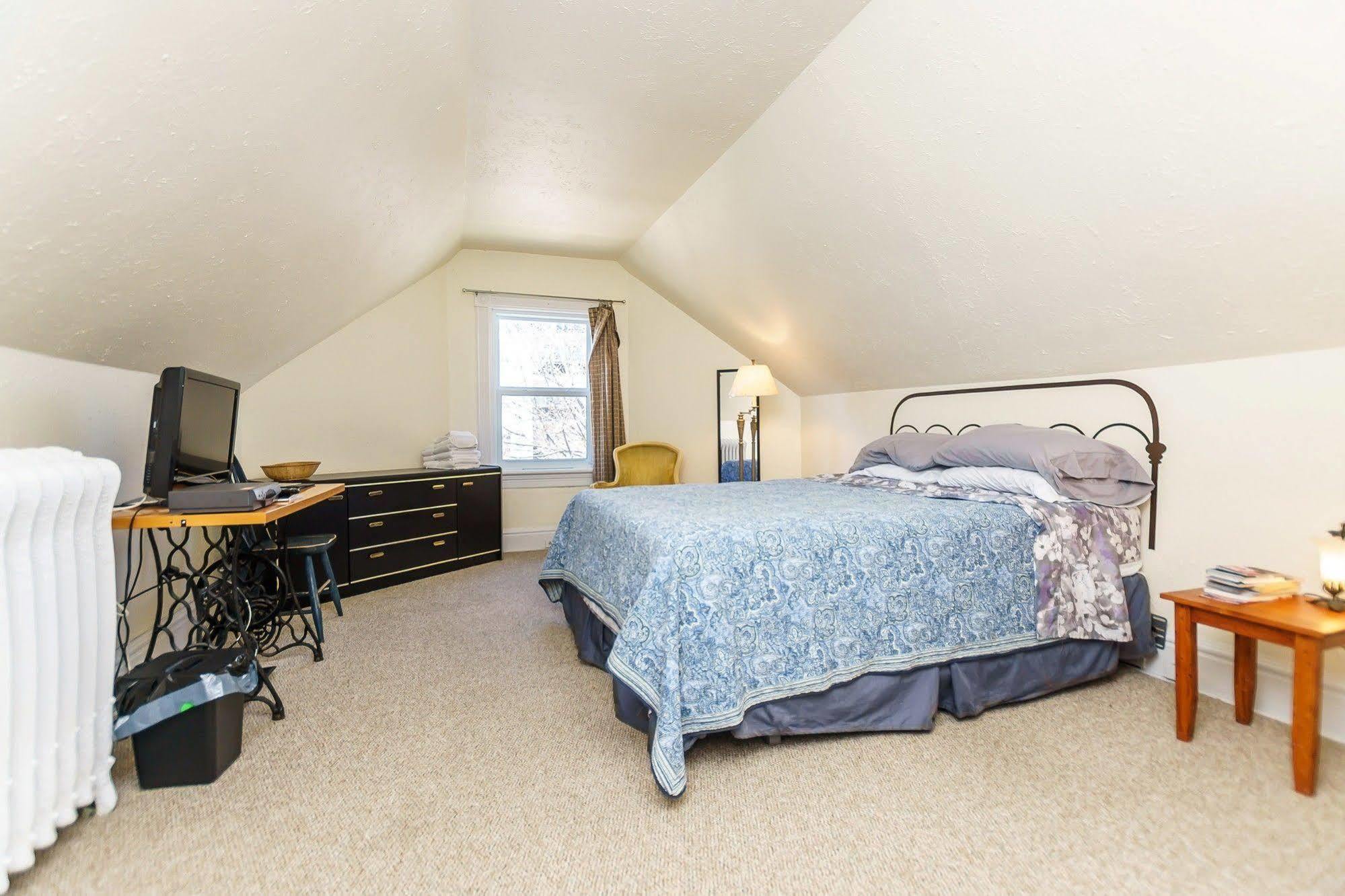 Elliott House Bed & Breakfast Торонто Екстер'єр фото